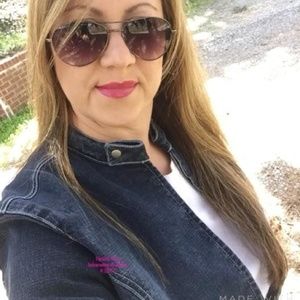 Meet your Posher, Shannon